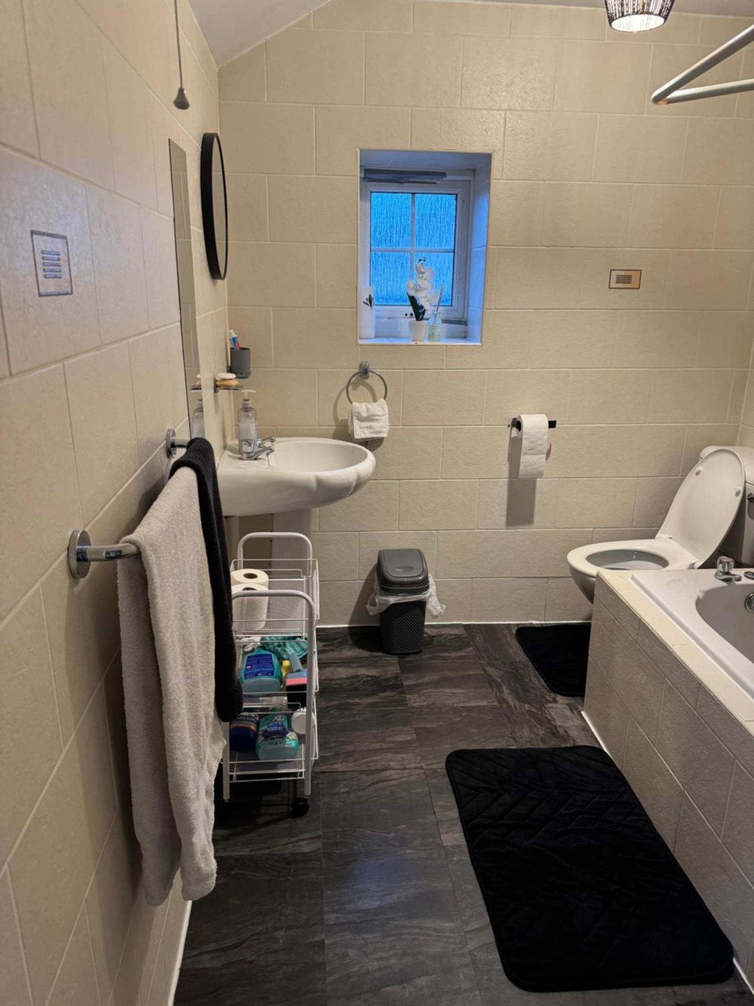 Cosy Countryside Stay- Waters Upton, Telford Exterior foto