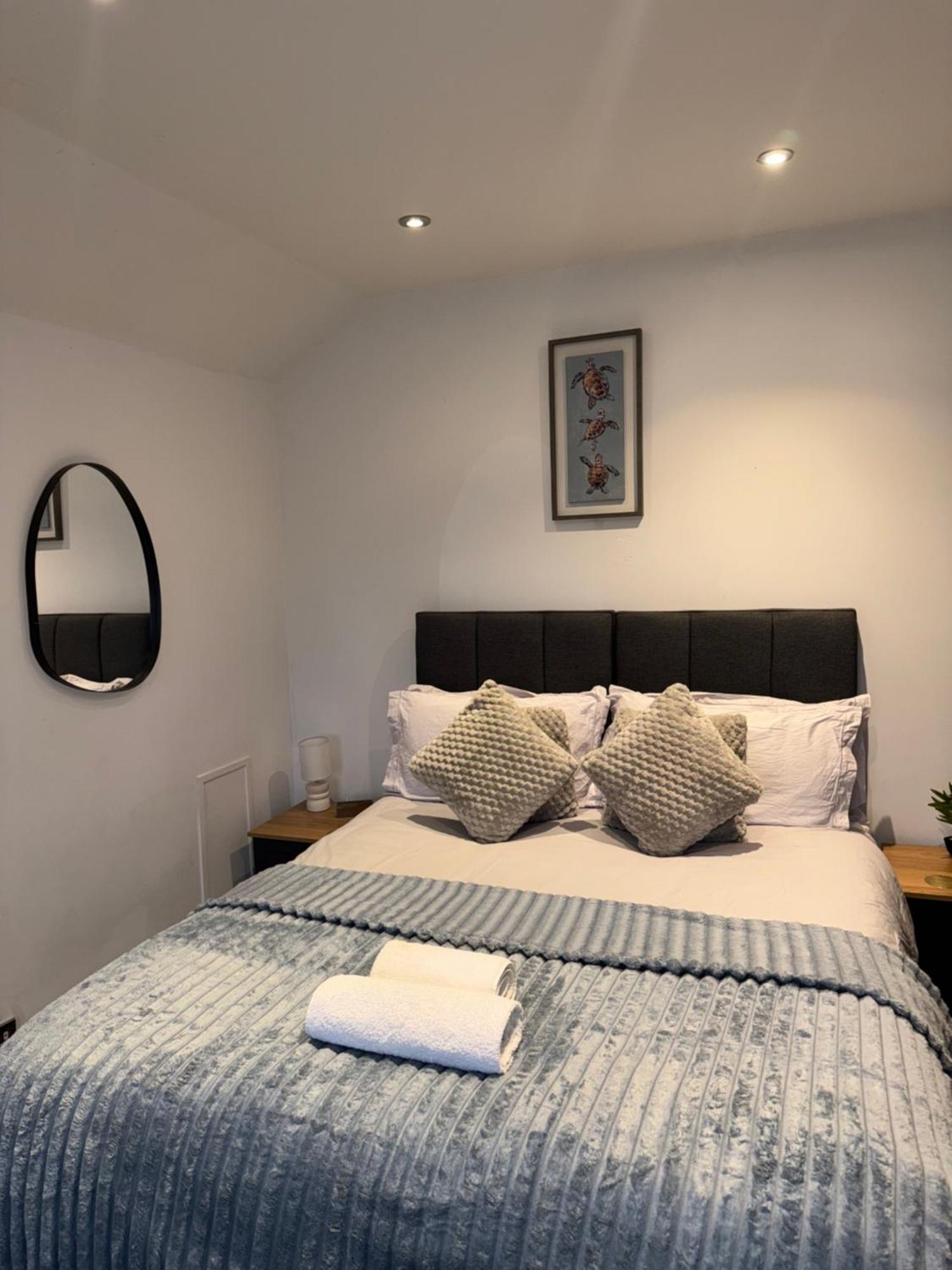 Cosy Countryside Stay- Waters Upton, Telford Exterior foto